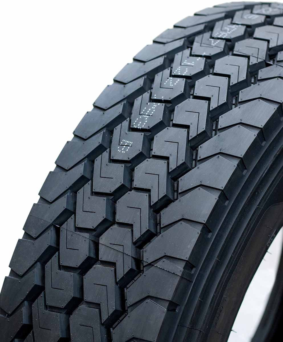 Pneu Blacklion 215/75R17.5 16PR TL135/133L - Veloce Pneus
