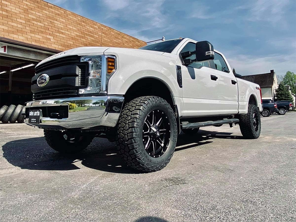 Llanta COOPER Discoverer Rugged Trek 275/55R20 - Virtual Llantas