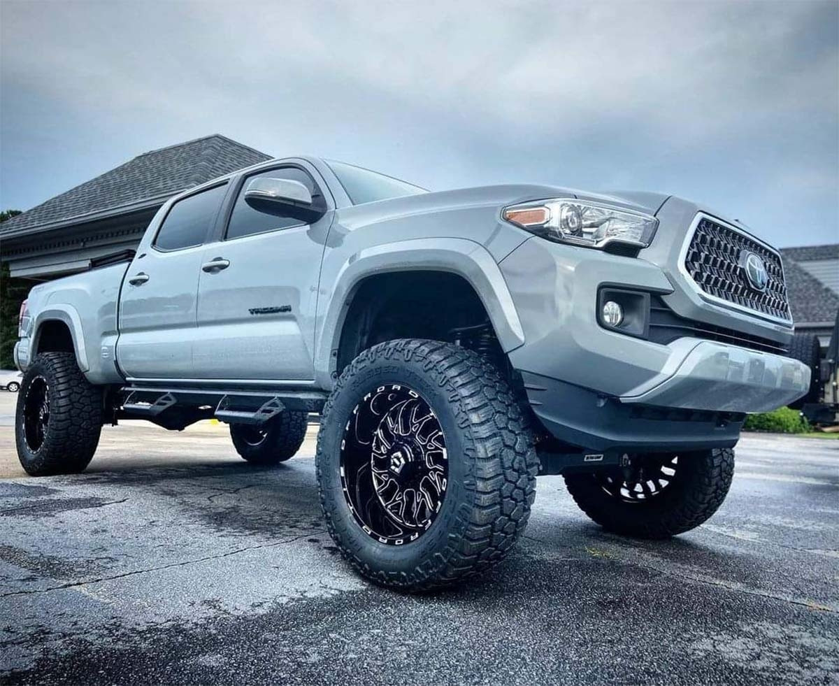 Llanta COOPER Discoverer Rugged Trek LT285/70R17 - Virtual Llantas