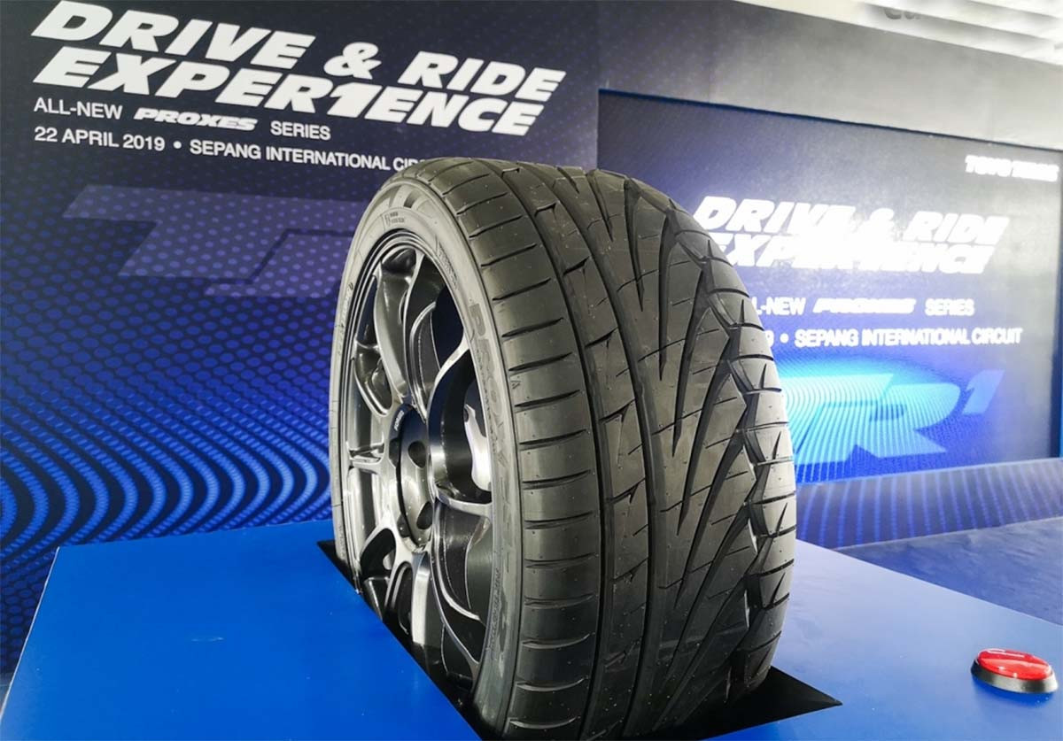 Llanta TOYO Proxes TR1 205/55R16 - Virtual Llantas