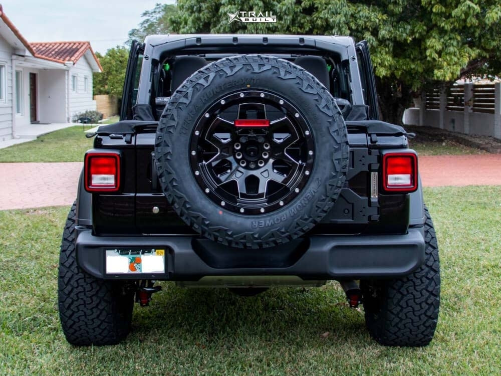 Llanta VENOM Terra Hunter R/T LT305/55R20 - Virtual Llantas