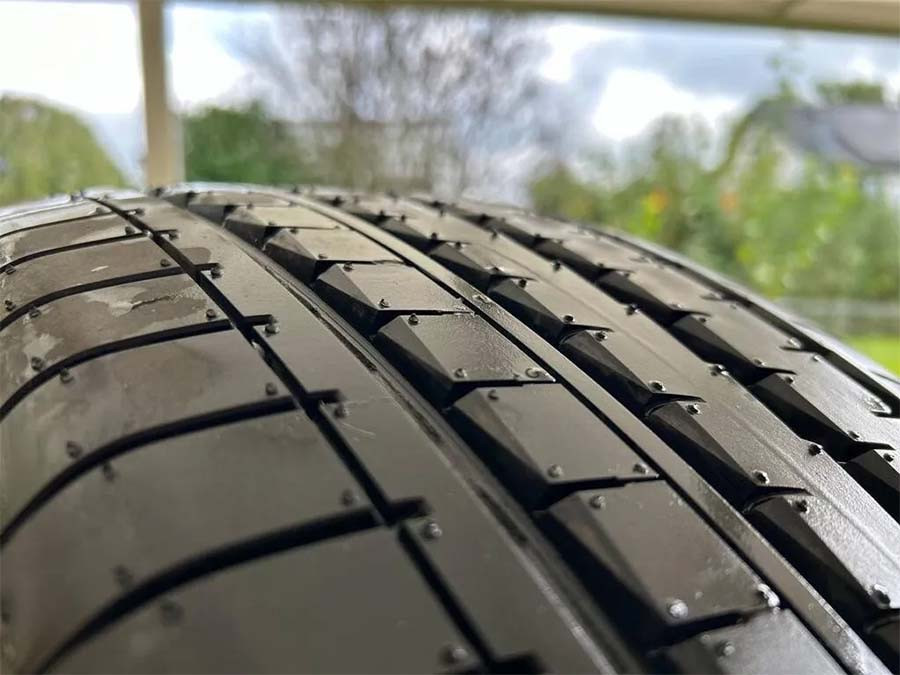 YOKOHAMA 235/60R18 103V ADVAN V61 YA2376 YOKOHAMA ヨコハマ